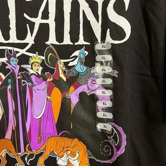 ****Donated***Disney Villains black short sleeve graphic t-shirt Size M - Picture 4 of 5